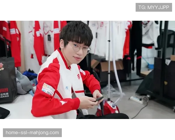 明尼苏达山猫队举办媒体日活动,全员拍摄新赛季定妆照 明尼苏达山猫队举办媒体日活动,全员拍摄新赛季定妆照